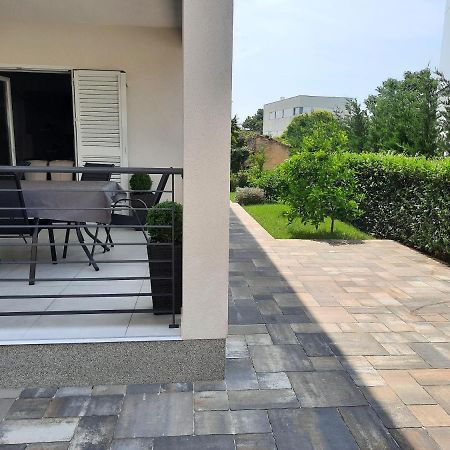 Holiday Home Bajlo Apartment With Three Bedrooms ザダル エクステリア 写真