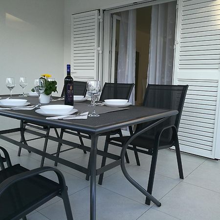 Holiday Home Bajlo Apartment With Three Bedrooms ザダル エクステリア 写真