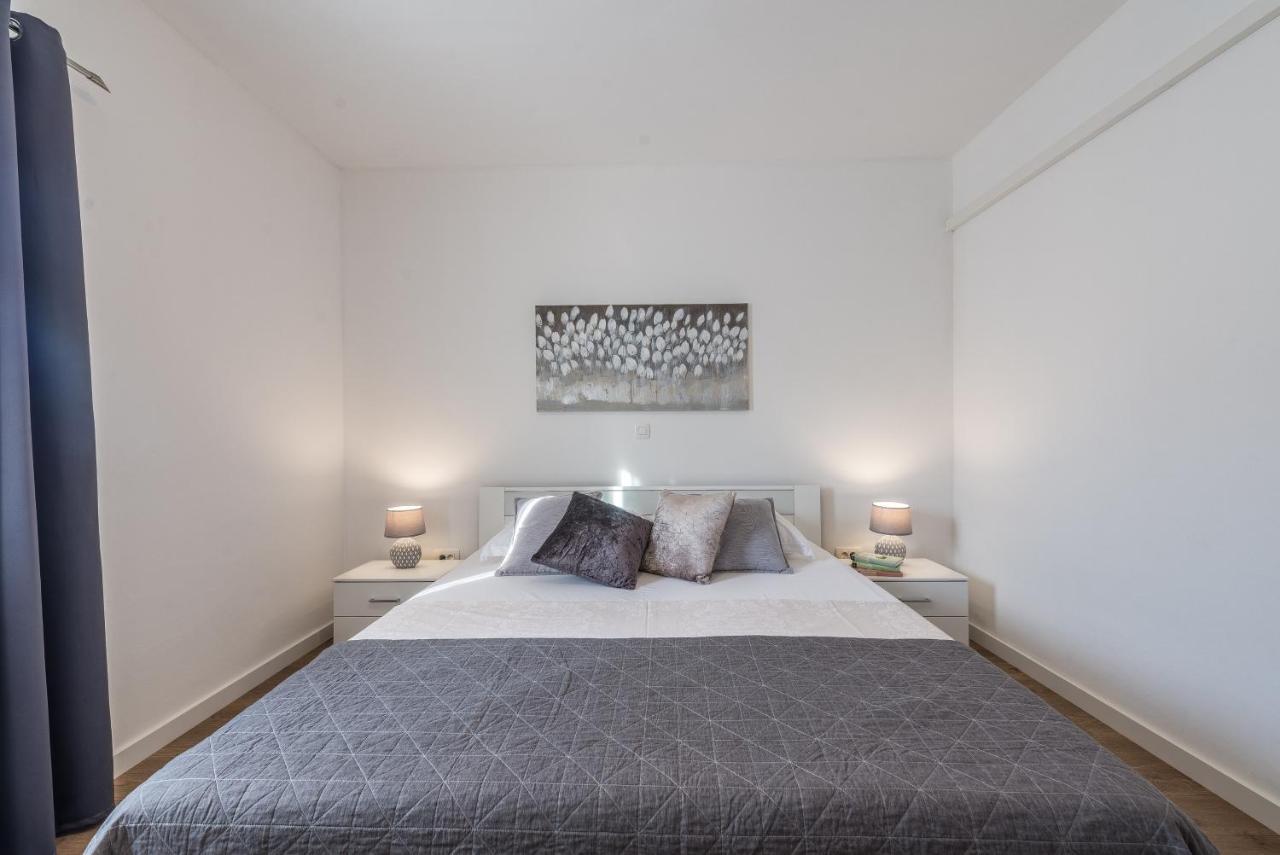 Holiday Home Bajlo Apartment With Three Bedrooms ザダル エクステリア 写真