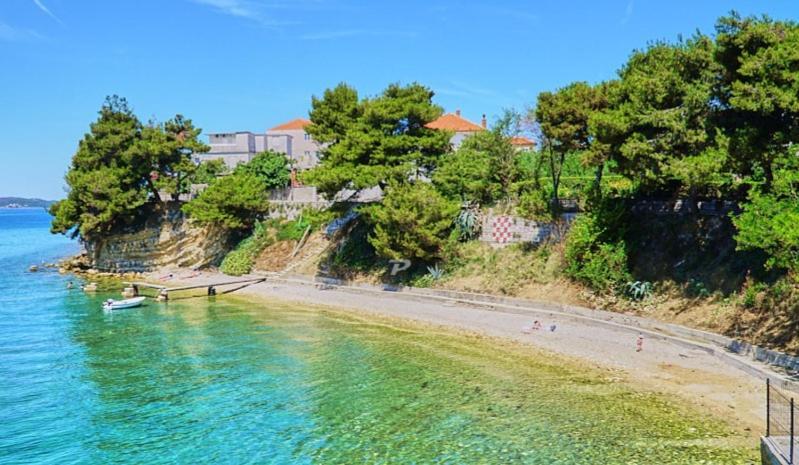 Holiday Home Bajlo Apartment With Three Bedrooms ザダル エクステリア 写真