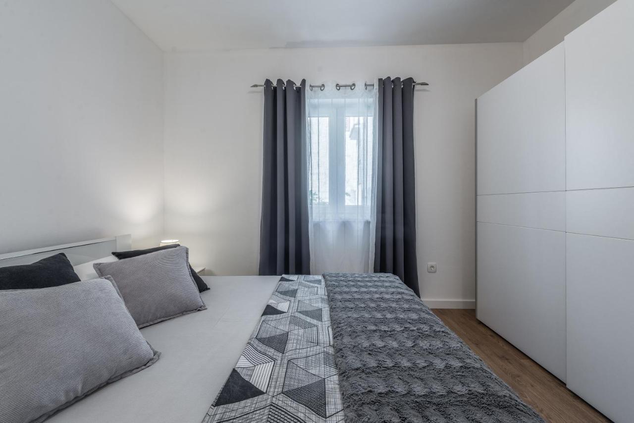 Holiday Home Bajlo Apartment With Three Bedrooms ザダル エクステリア 写真