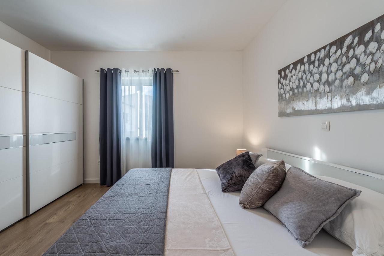 Holiday Home Bajlo Apartment With Three Bedrooms ザダル エクステリア 写真
